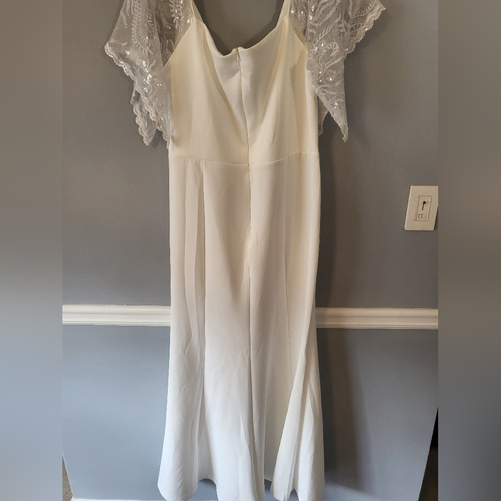 Plus Size Elegant And Simple Wedding Dress - Picture 7 of 8